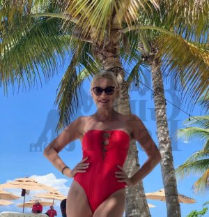 Louma escort in Riviera Beach and tantra massage